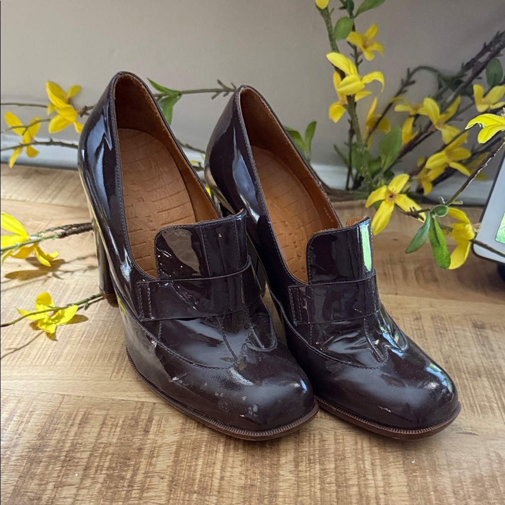 Chie Mihara Dark Brown Patent Leather Heels